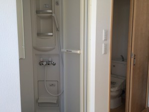 愛知県　コンテナハウス　シャワー　トイレ